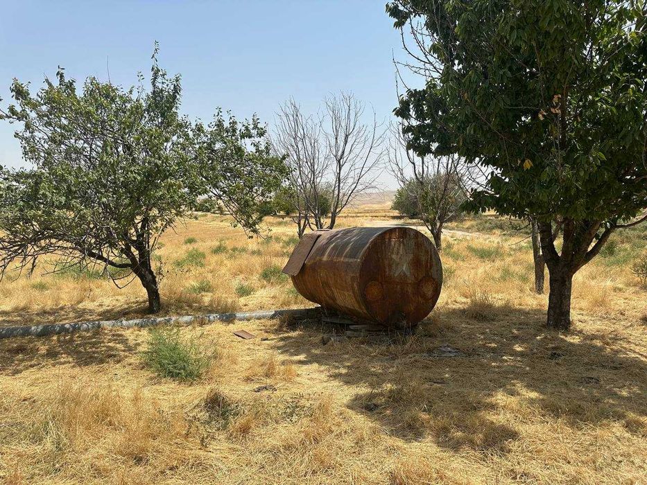 Продаётся 40 соток промышленной земли. Цена:2300 $ за соток. Торг есть