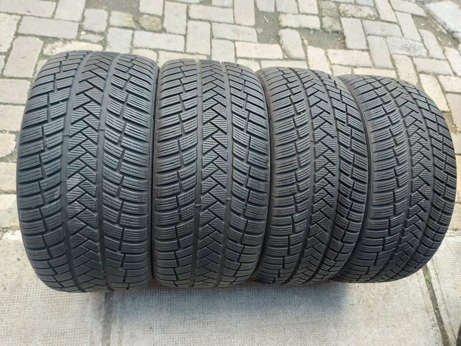 Set 4buc 255/225 40/35 R19 96/93Y XL Vredestein Wintrac Pro M+S iarnă