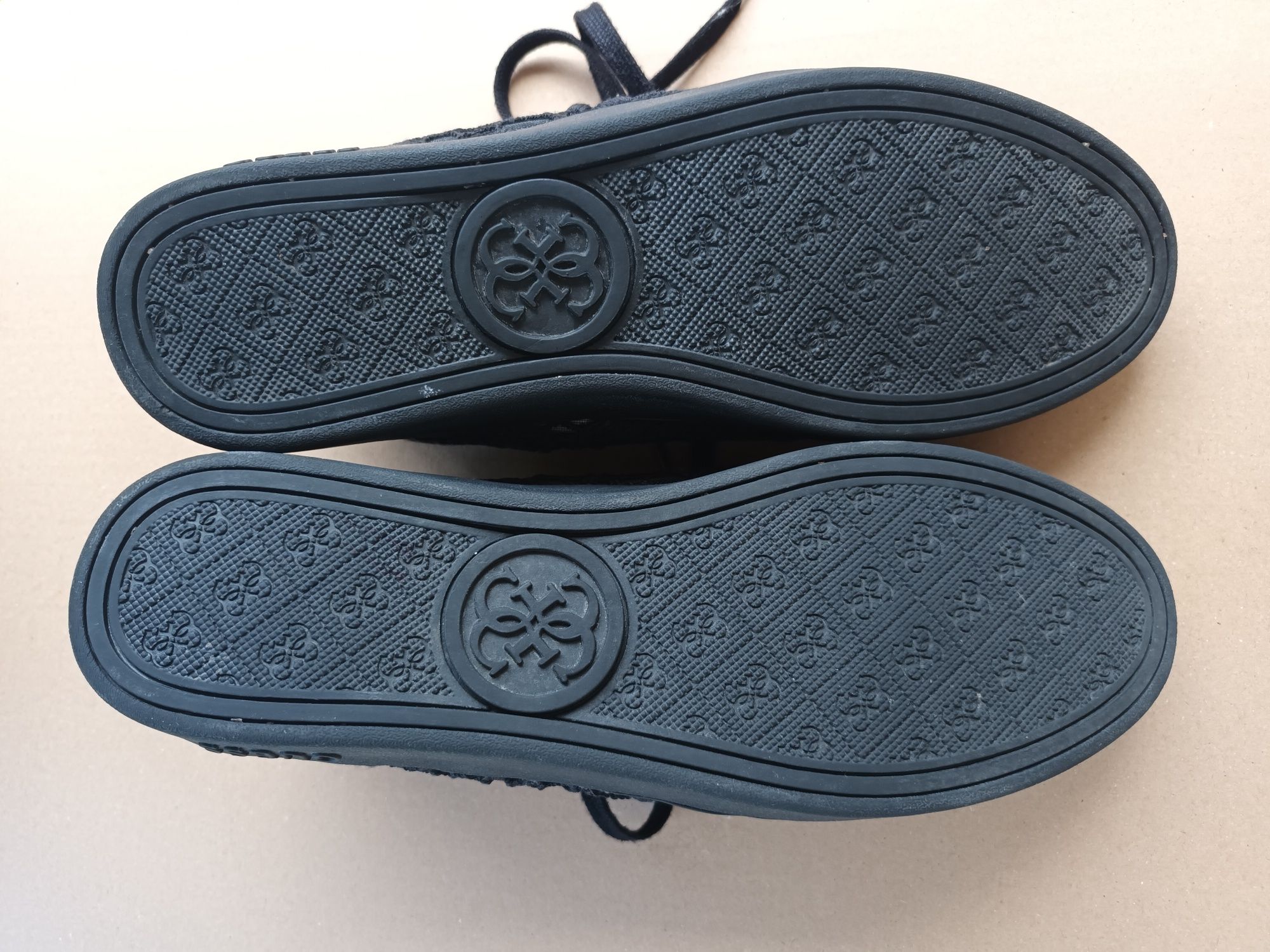 Guess  оригинални дамски