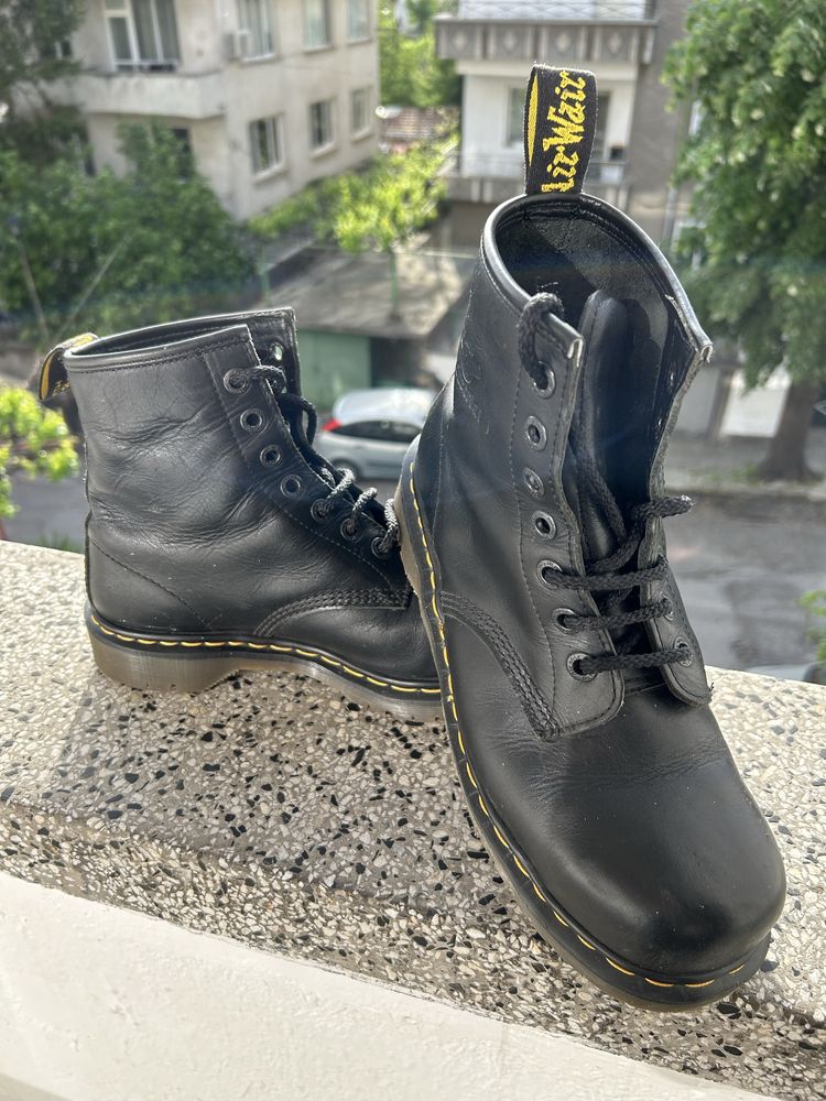 Dr. Martens industrial Made in England size 8