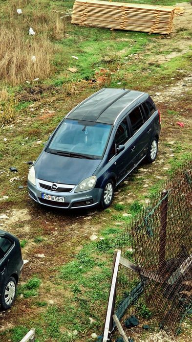 Vând  Opel Zafira B 1.7cdti