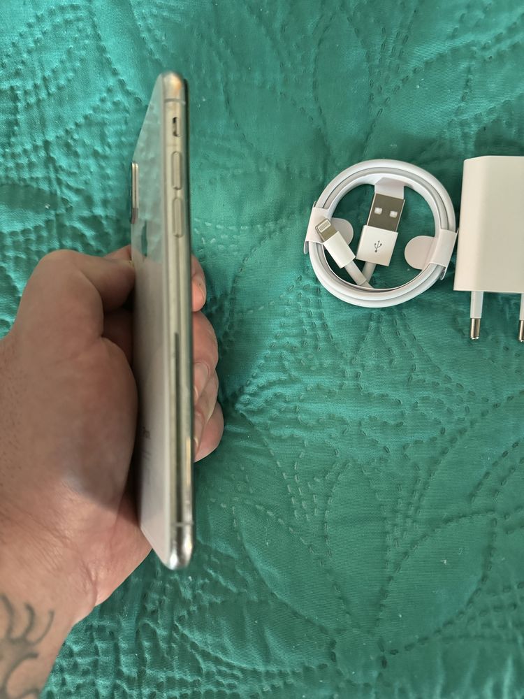 Продавам/Бартер Iphone X 64GB като НОВ