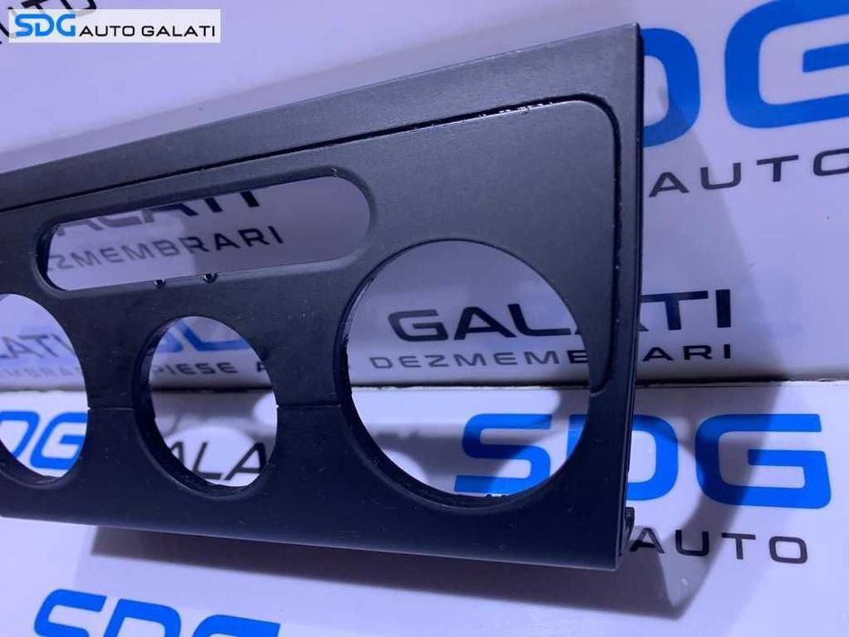 Rama Grila Ornament Panou Modul Comanda AC Clima Climatronic Audi A3 8P 2004 - 2008 Cod 8P0863263E