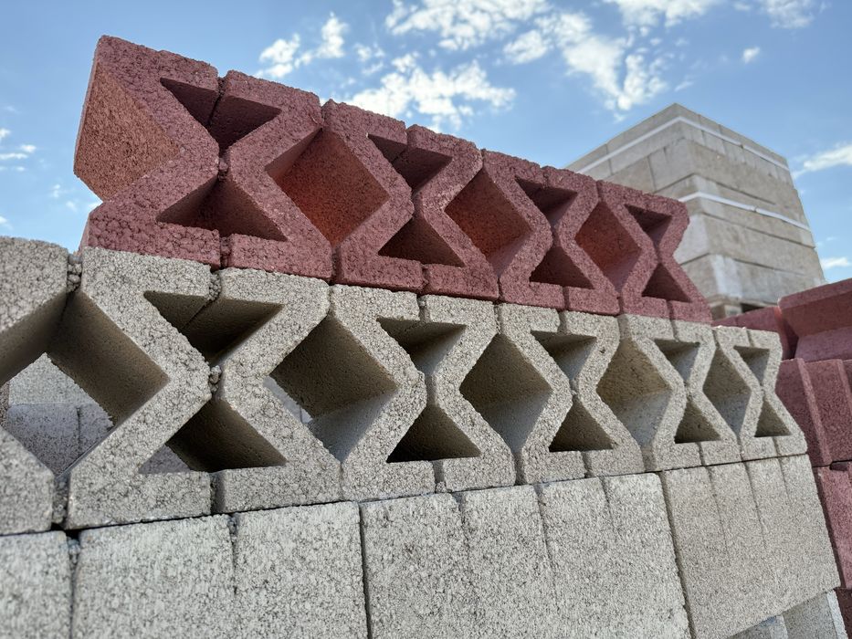 Пескоблоки заборные , колонные, накрывки крестики шляпки
