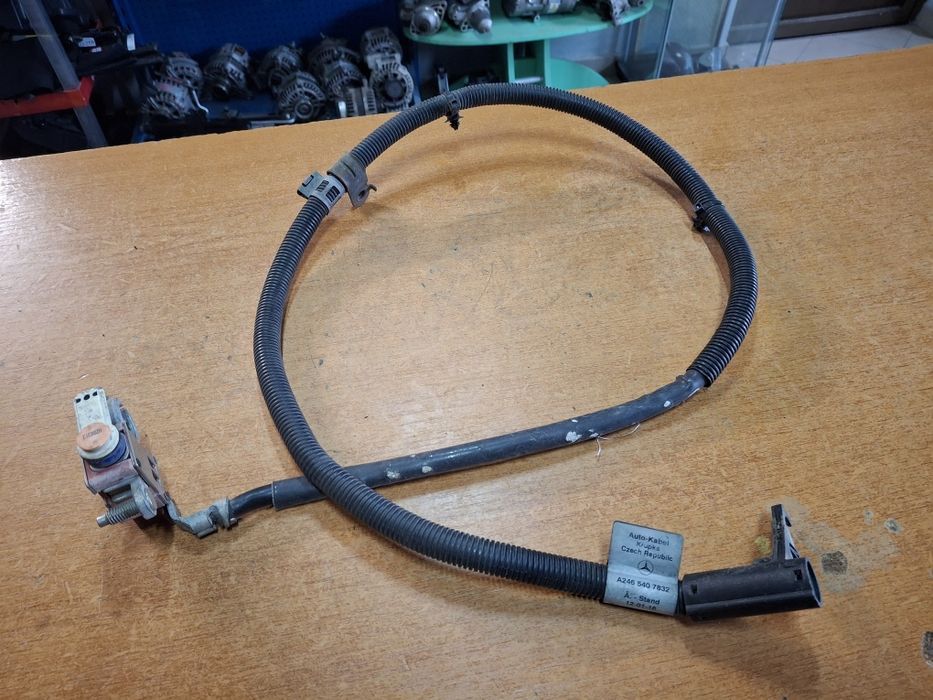 Borna baterie plus Mercedes CLA  B CLASS  GLA C117 W156 W176 W242 W246