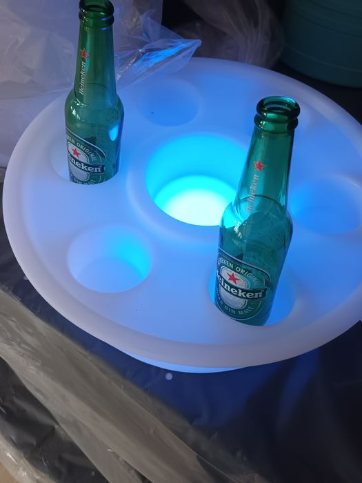 Bar pt bauturi, minibar plutitor, ciubar ,piscina