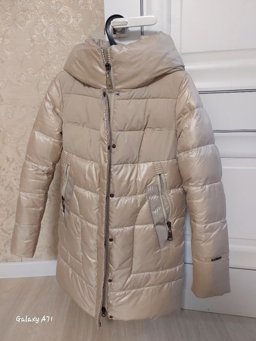 Зима куртка 42 размер цена 20 000 состояние почти новый