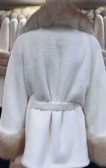 Blanita vulpe si alcantara