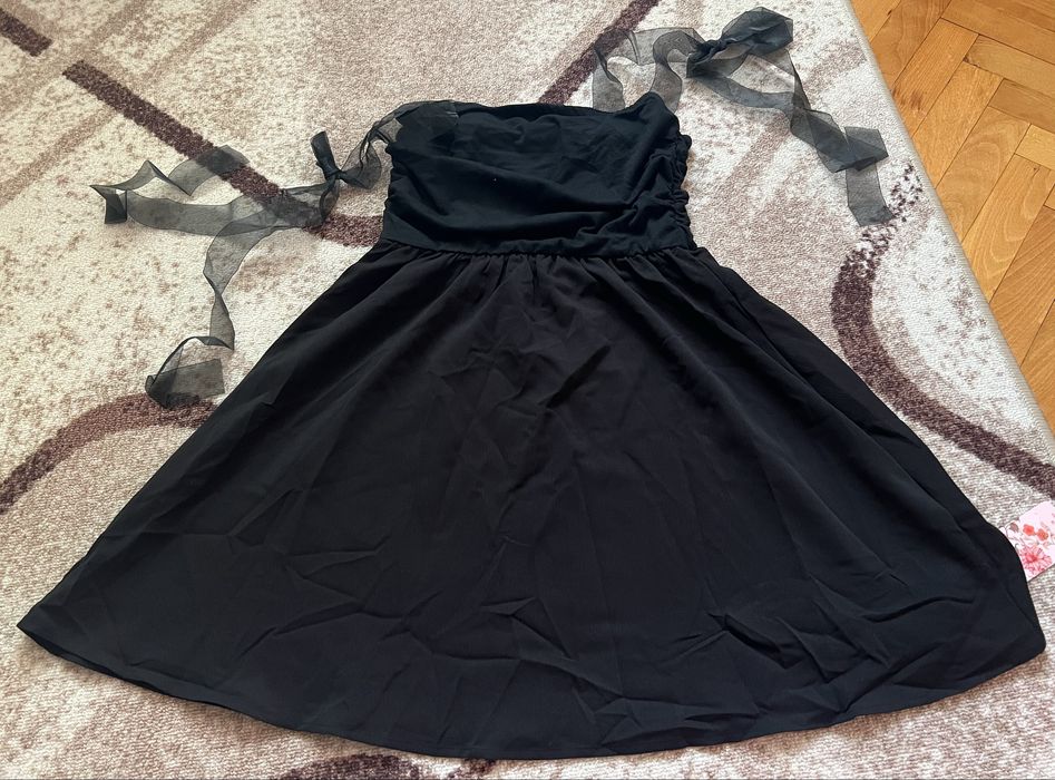 Черна рокля