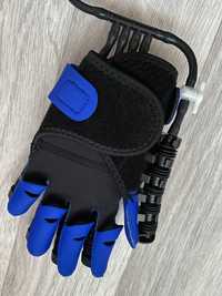 Реабилитационная перчатка-робот для рук