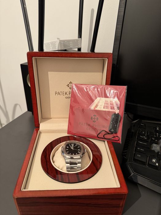 Продаю Часы хороший состояние