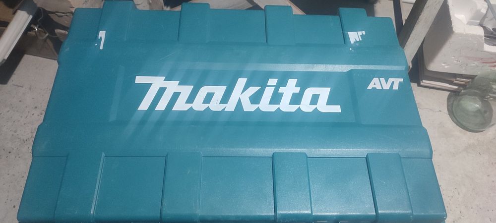 Макита отбойный молоток 4013с сотилади  состоянияси янгидай