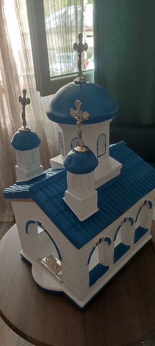 bisericute ,statuete cruci felinare candele funerare gradina , cimitir