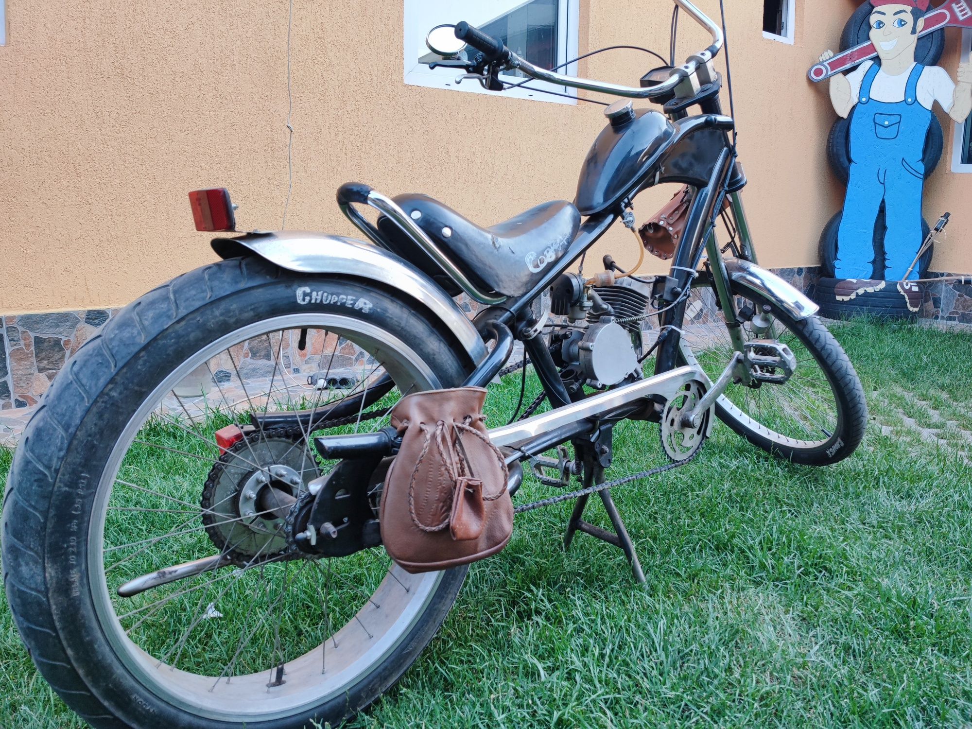 Bicicleta chopper cu motor