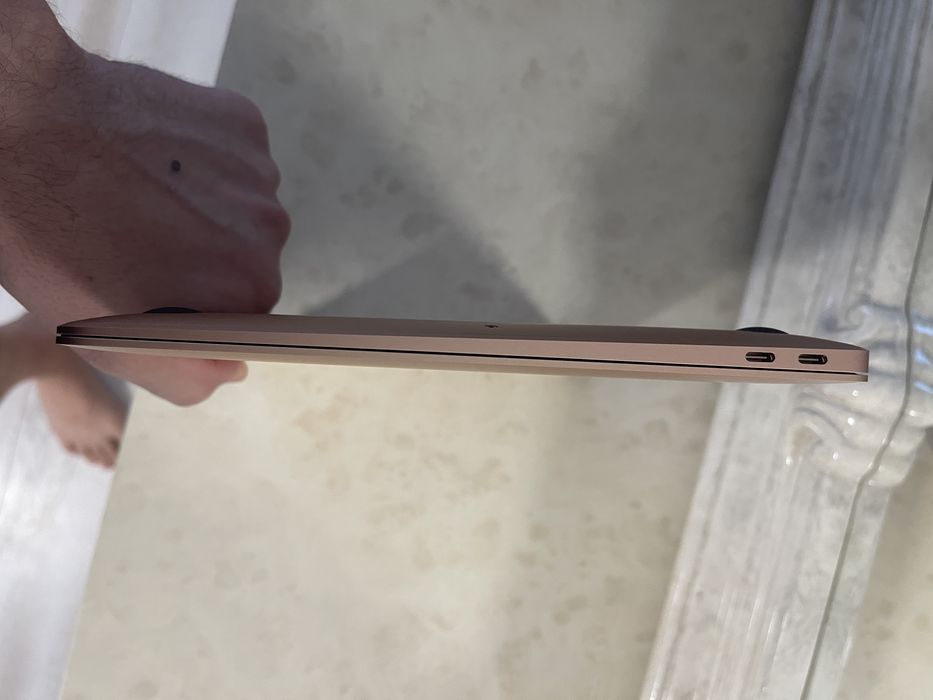 Macbook Air 13 Retina 2020 Gold - Intel i3 8GB RAM DDR4 256 SSD