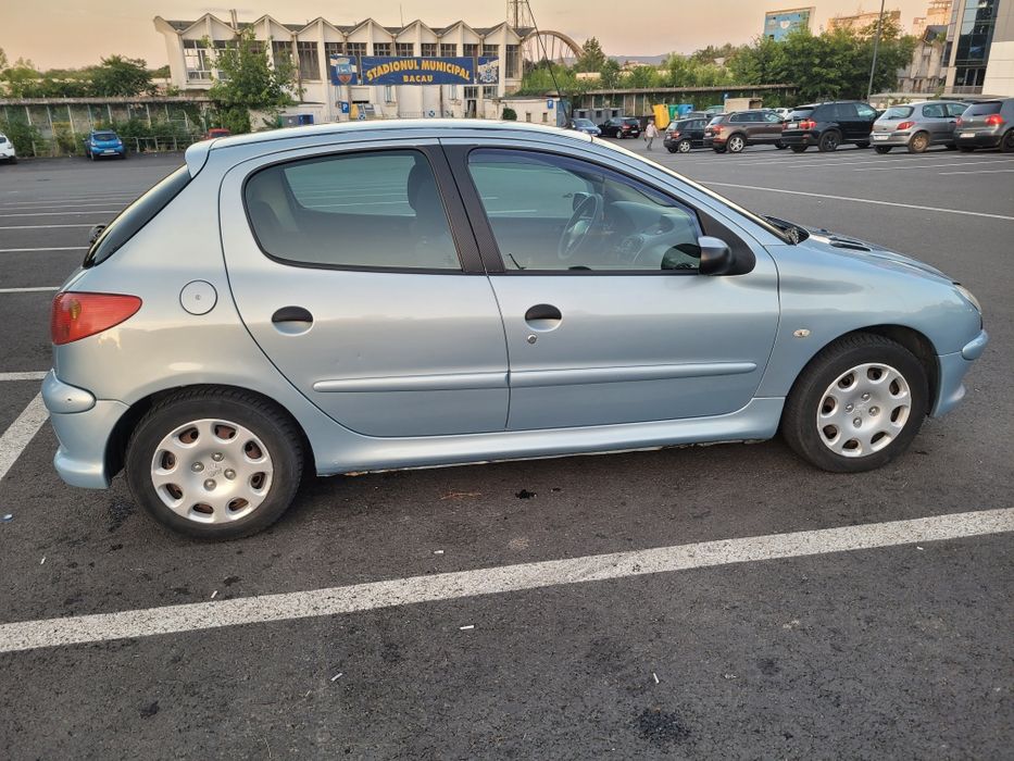 Vând Peugeot 206