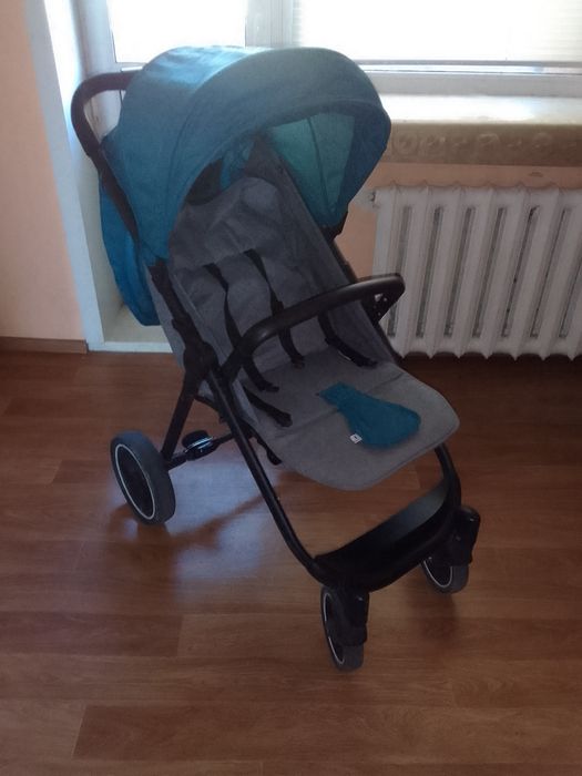 Коляска прогулочная