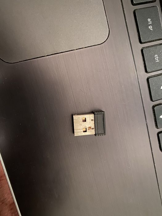 Vând leptop firma: HEWLETT-PACKARD