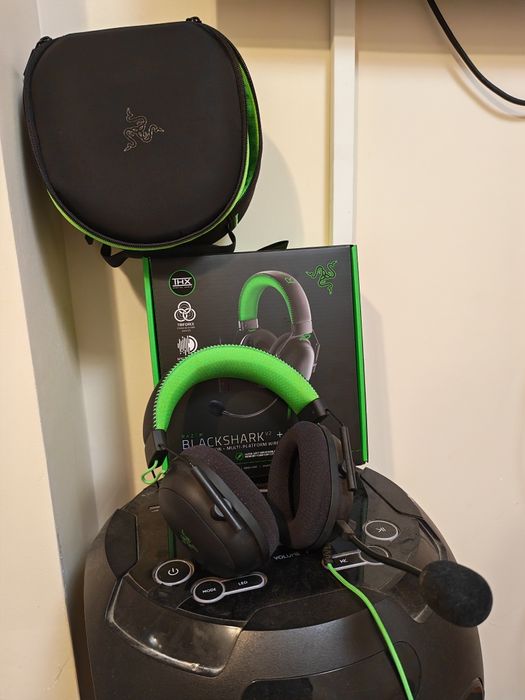 Razer BlackShark V2 + USB Sound Card (Special Edition)