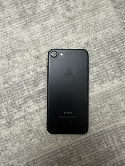 продам айфон 7 в хорошем состоянии