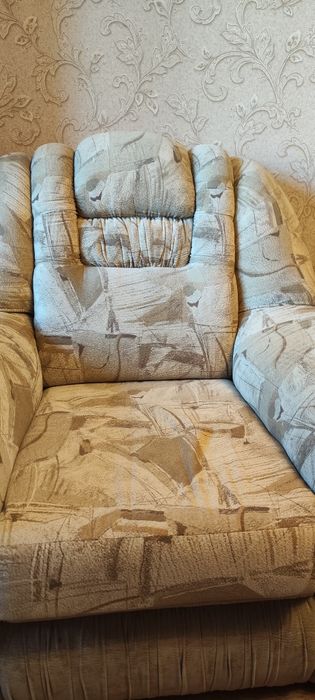 Продам мягкие кресла 2 штуки