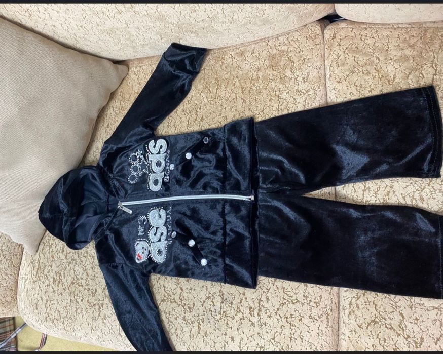 Срочно отдам детскую одежду на девочку