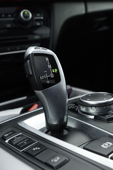 BMW X5 2015 продава се