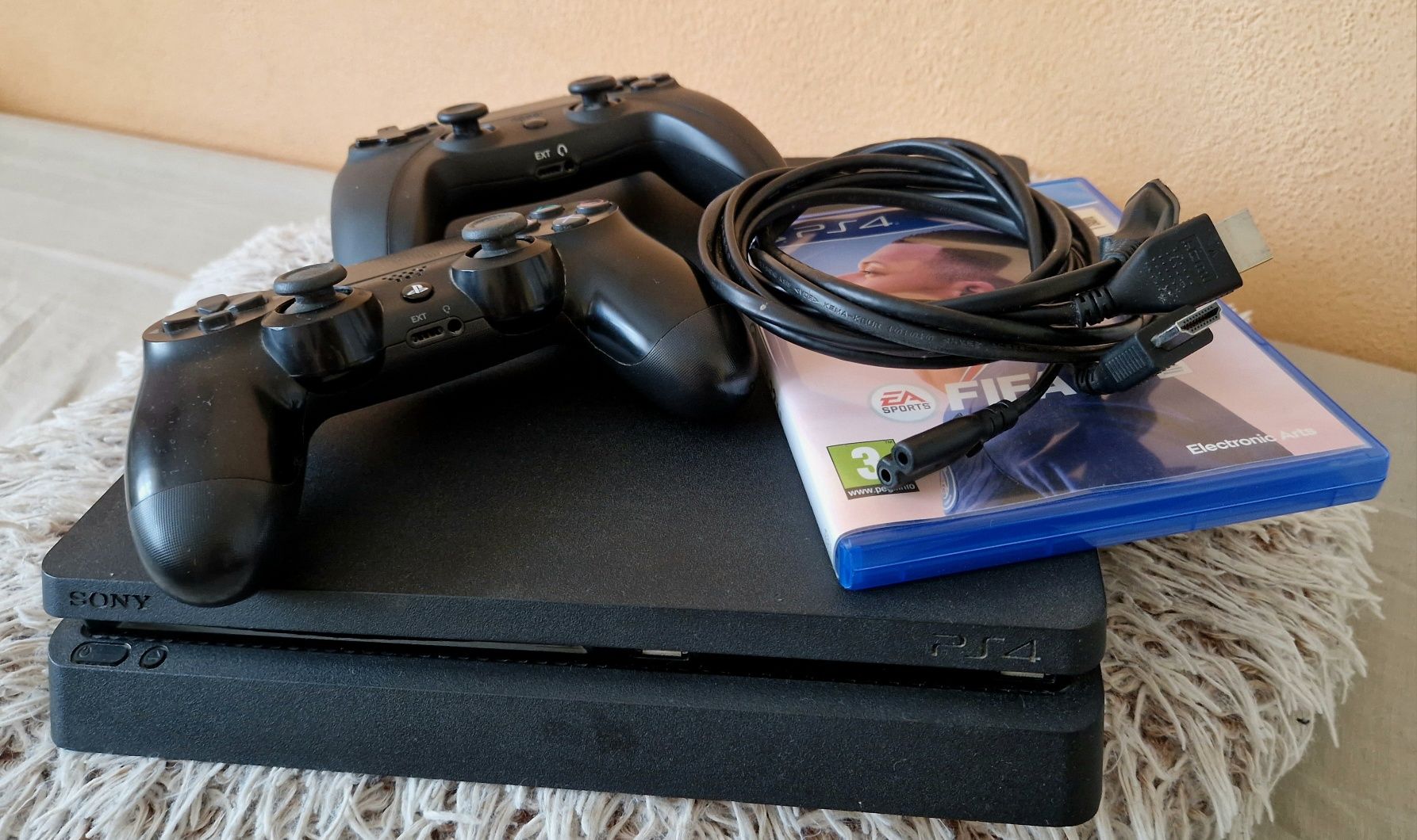 Vand PlayStation 4 Slim