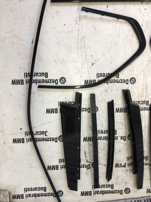 Ornamente trimuri usi shadow line negru lucios BMW X5 E70