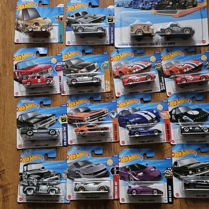 Hot wheels колички.