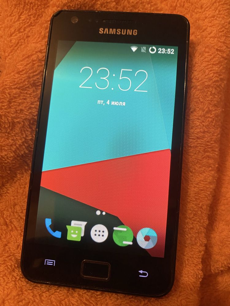 Смартфон Samsung GT-i9100 Galaxy S II