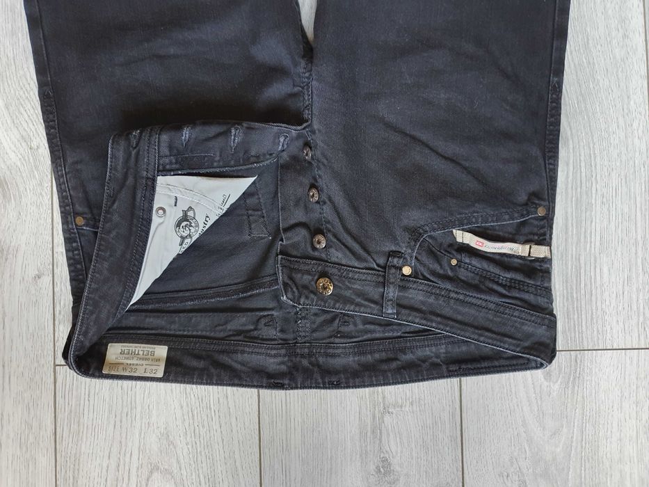 Blugi DIESEL "Belther" Slim-Tapered - Marime W32 L32 (Talie 88 cm)