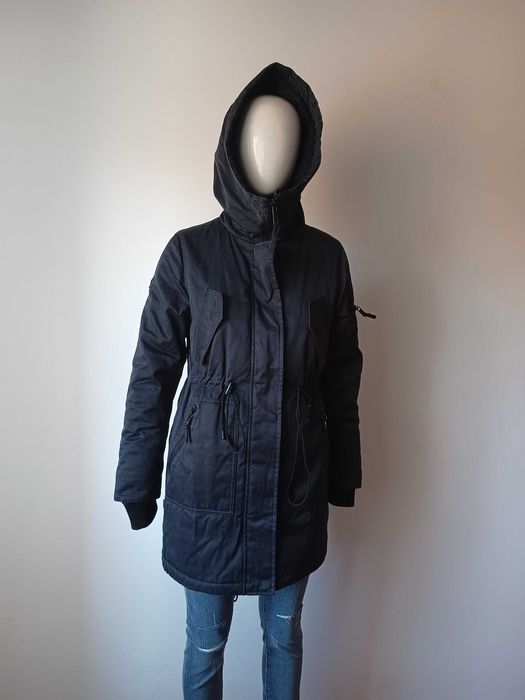 Haina parka nouă Khujo