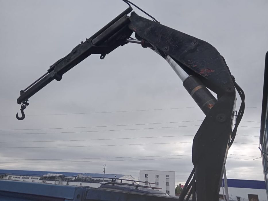 Продаю манипулятор 3,5 т – надежный помощник без вложений