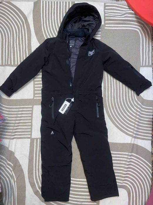 Лыжный костюм. Черный . Новый. Заказали - ошиблись размером.