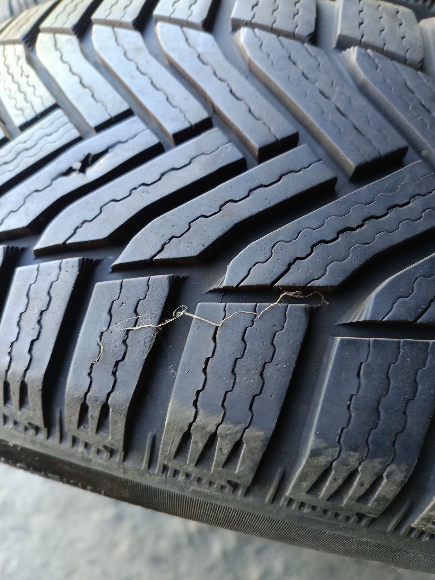 Зимни гуми -16цола -205/55-1бр.-85лв."MICHELIN"