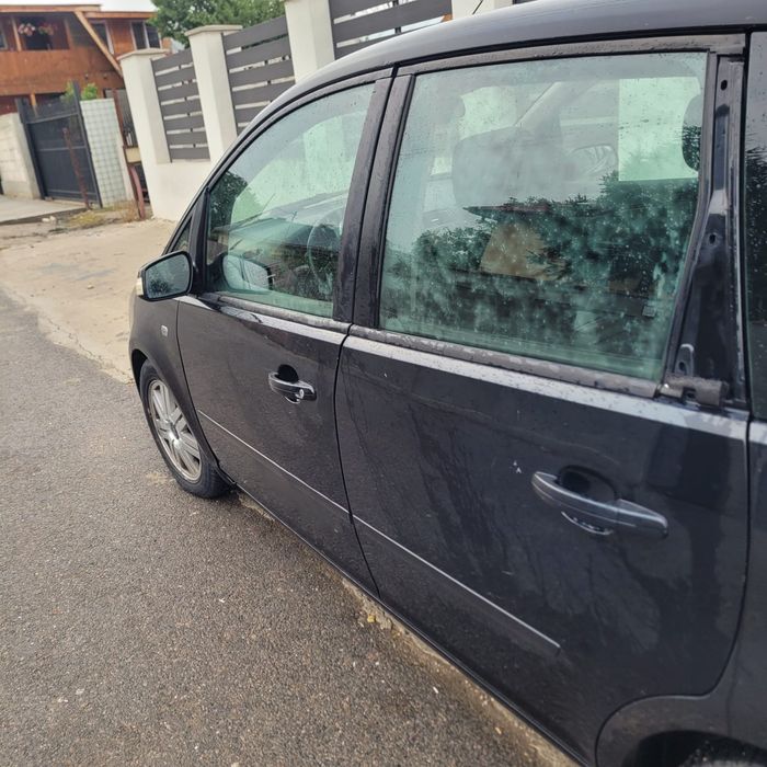 Vand Ford focus 2004 stare impecabila