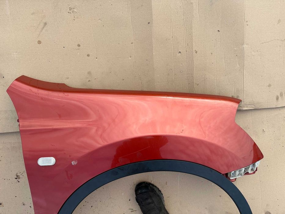 Aripa stanga / dreapta fata Nissan Qashqai culoare rosu