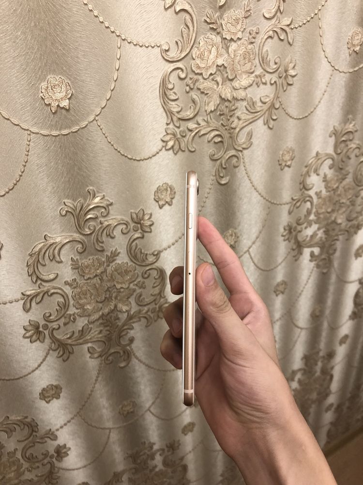 Iphone 8 plus gold
