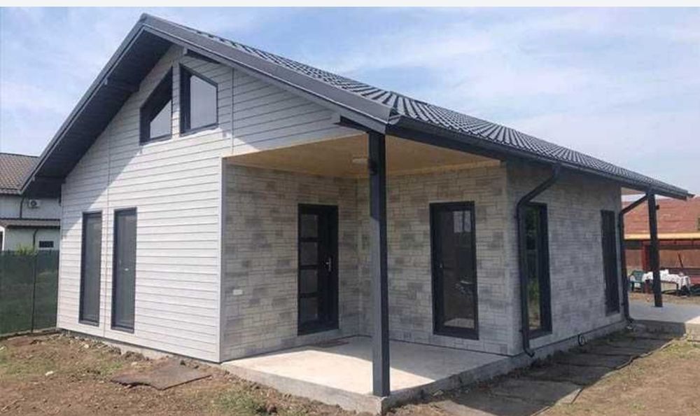 Vând case la cheie pe structura metalica