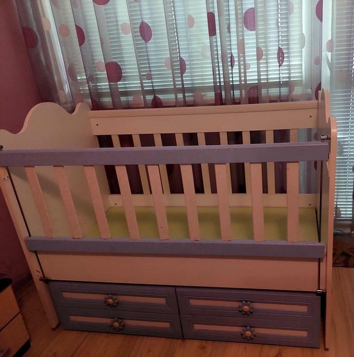 Бебешка люлееща кошара