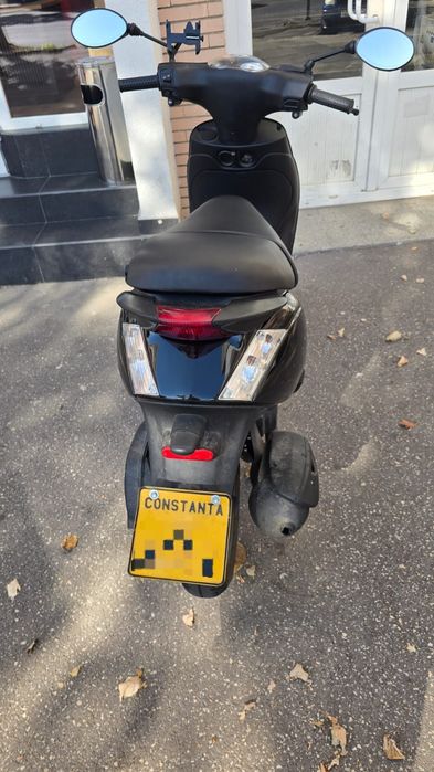 Scuter Piaggio ZIP 50
