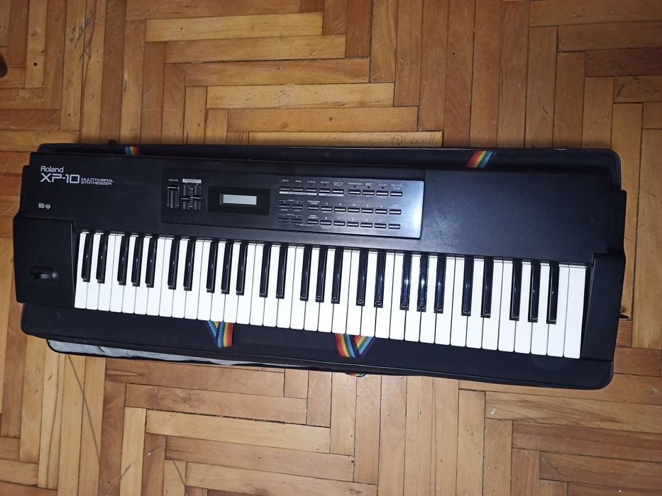 Orga Roland xp-10