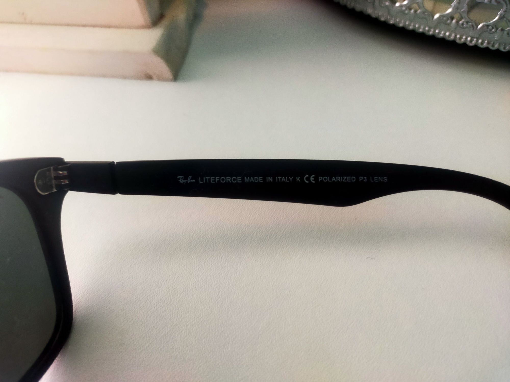 Ochelarii de soare Ray-Ban LITEFORCE Polarizati Foarte ușori