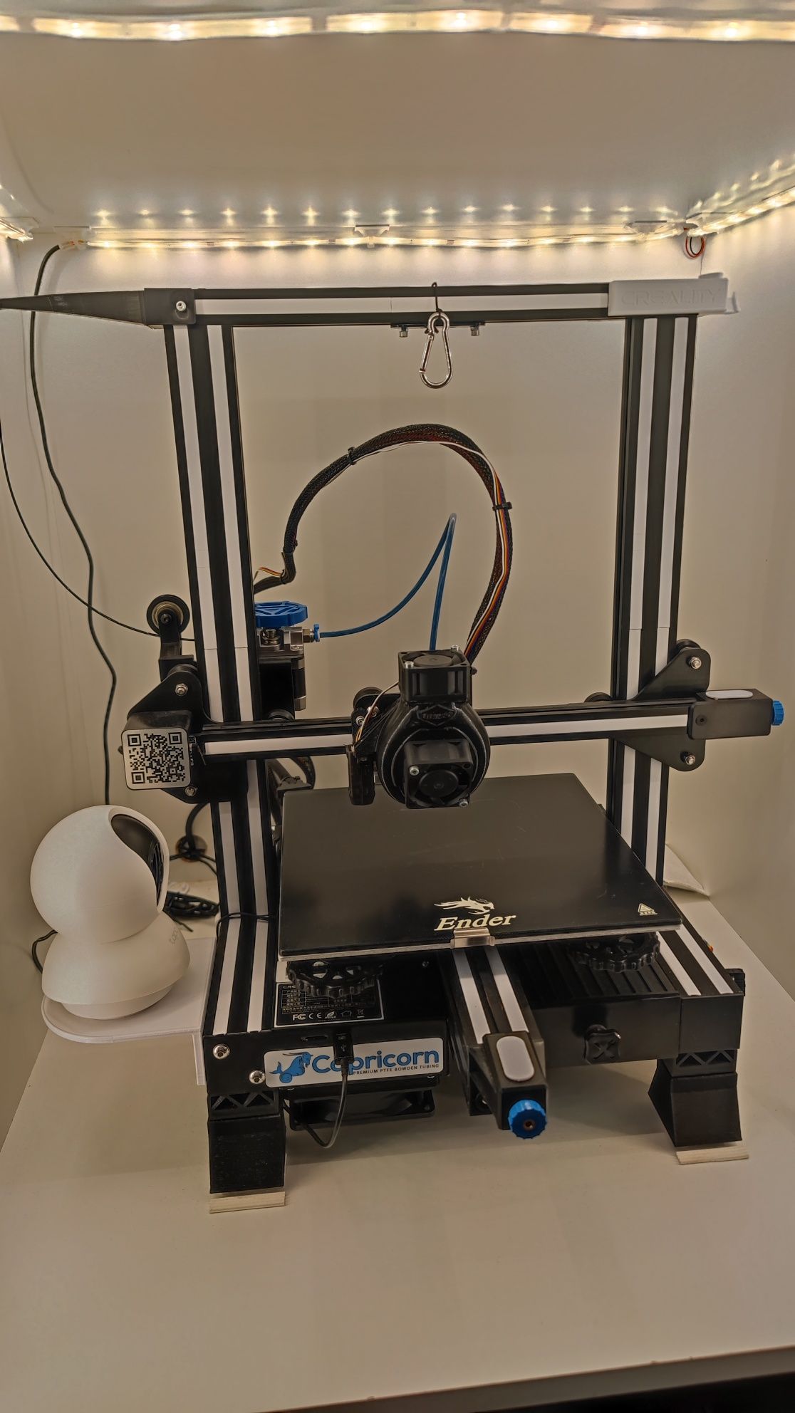 Imprimanta 3D Ender 3 v2 cu modificari + accesorii