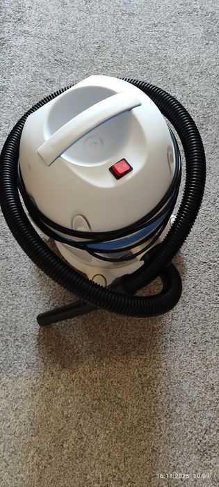 Прахосмукачка с воден филтър Crown Aqua Vac