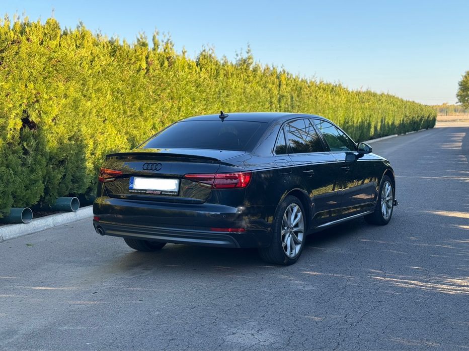 Audi A4 S-line/Virtual Cockpit/Faruri LED/Lumini Ambientale