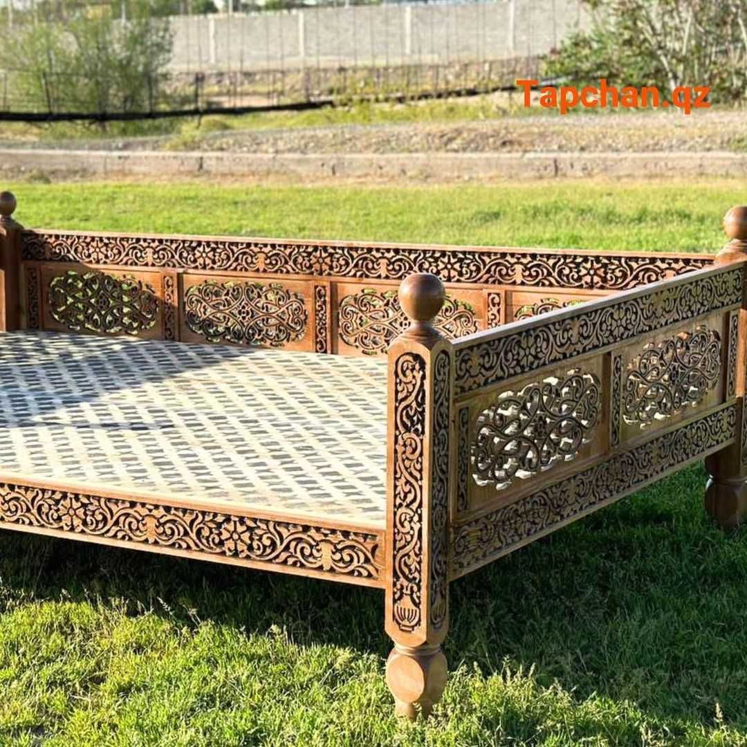 Топчан со столиком из массива сосны Тапшан Доставка по всему РК  11У