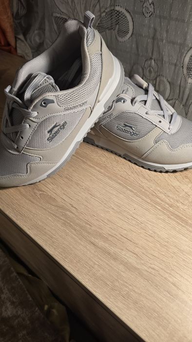 ЧИСТО НОВИ Дамски Обувки Slazenger - 37 номер