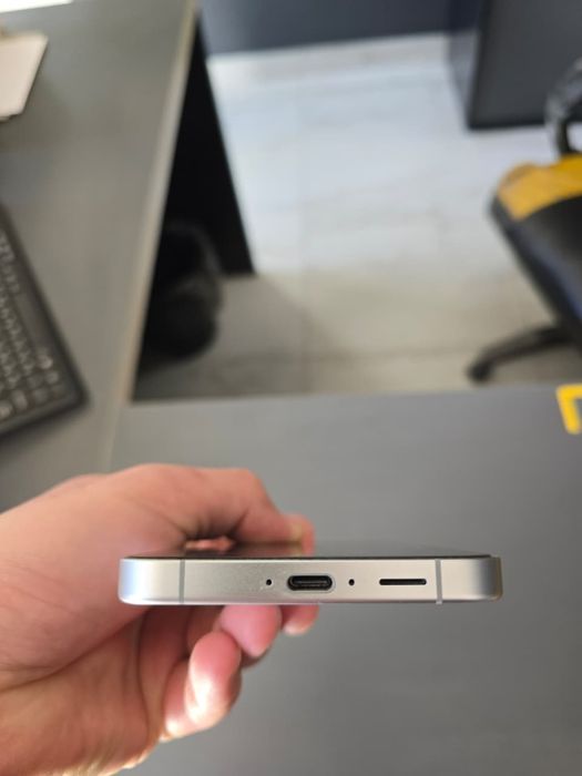 Samsung  S24 FE в 128